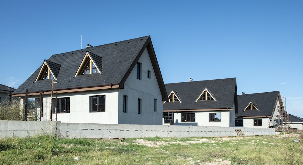 Comprendre les Risques Liés à la Construction sans Permis de Construire