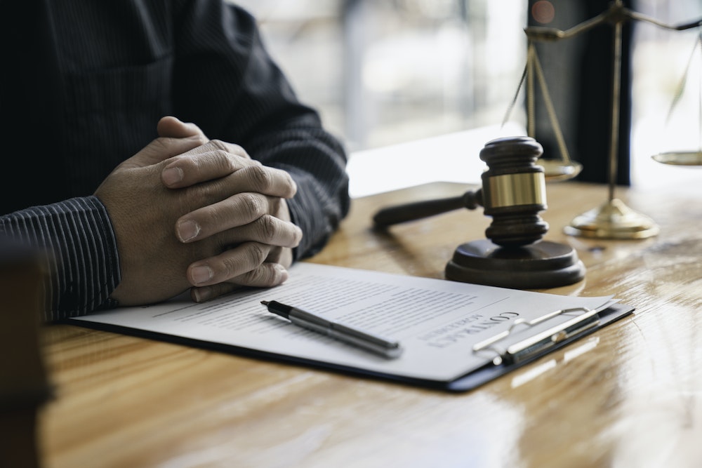 Les aspects juridiques de la reprise d'entreprise : un guide complet