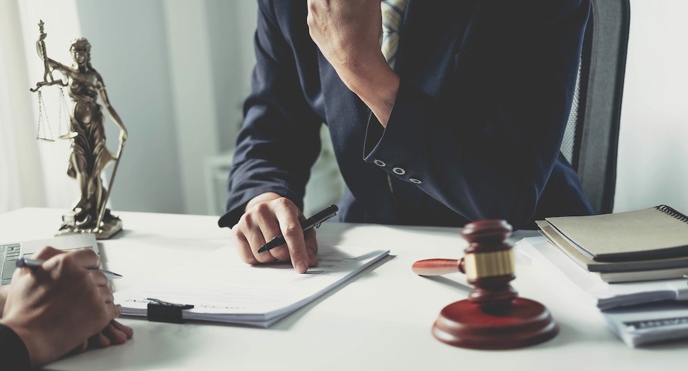 Mettre fin à un contrat de remplacement : conseils et procédures