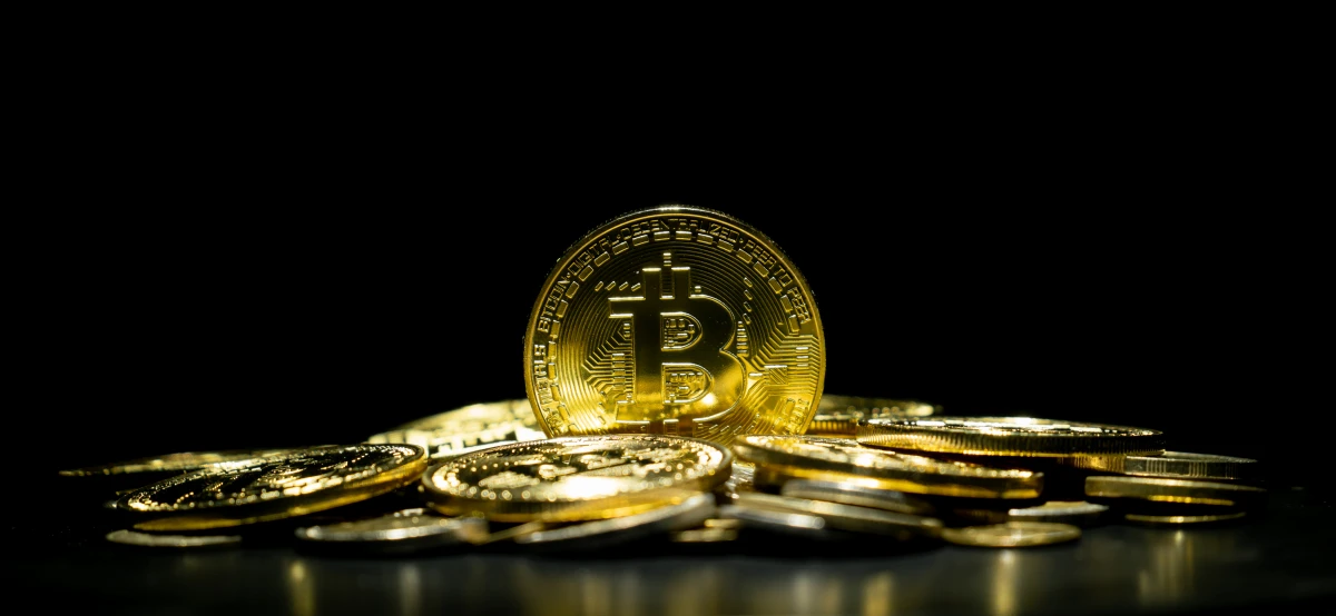 Blockchain et cryptomonnaies : enjeux juridiques et perspectives