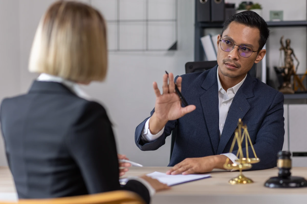La responsabilité des avocats face au devoir de conseil : enjeux et conséquences