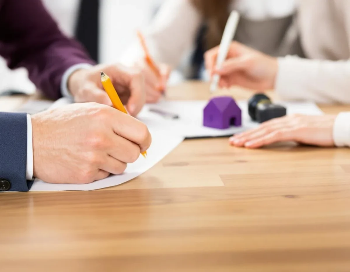 Naviguer dans les Complexités du Droit de la Copropriété : Guide Pratique 2025